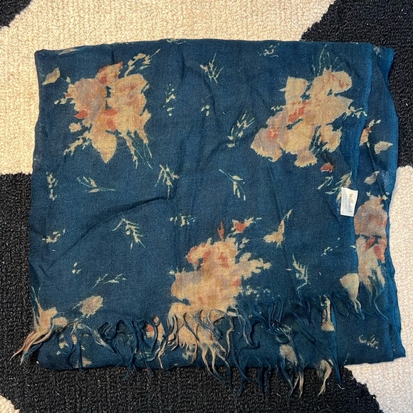 Wilfred Floral Scarf - Picture 2 of 3